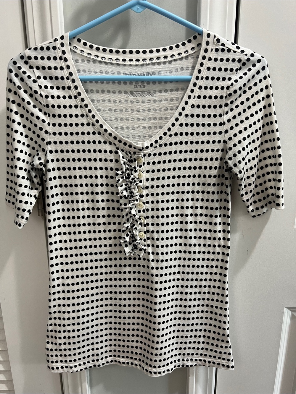 Old Navy White Top with Black Polka Dots and Ruffle Henley